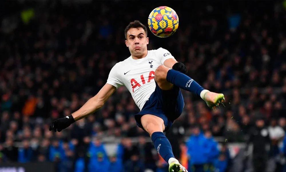 Sergio Reguilón finaliza su etapa en el Manchester United